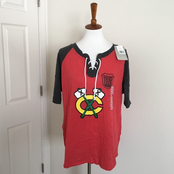 NHL Tops - Chicago Blackhawks lace-up tee
